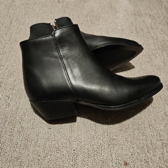 Black Thursday Downtown Booties - Picture 2 of 7